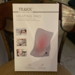 New in box “TRAKK” Large heating pad 12 x 12 Size Microplush soft touch fabric